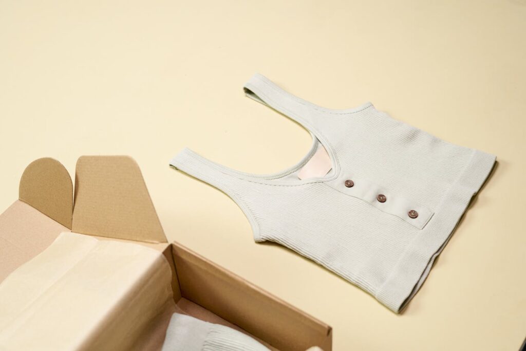 De meest trendy kleuren voor glitter tops dit seizoen